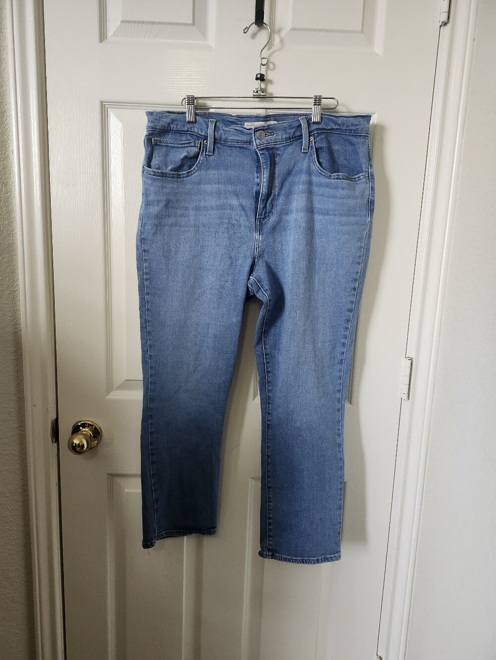 Levi's 724 Light Blue High-Rise Straight Crop Women's Jeans 33